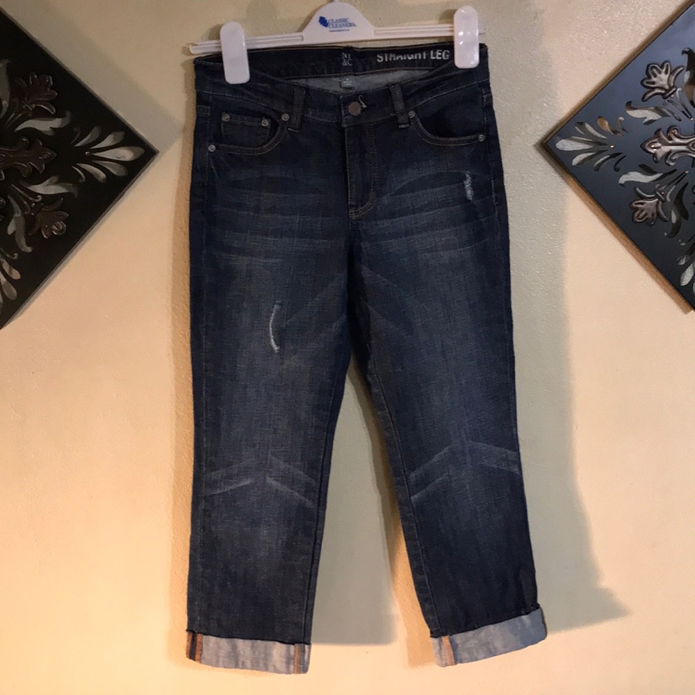 Cropped Blue Jeans